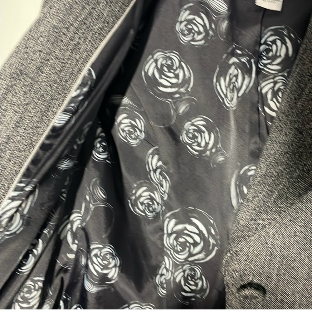 White House Black Market Charcoal Blazer - Picture 6 of 8